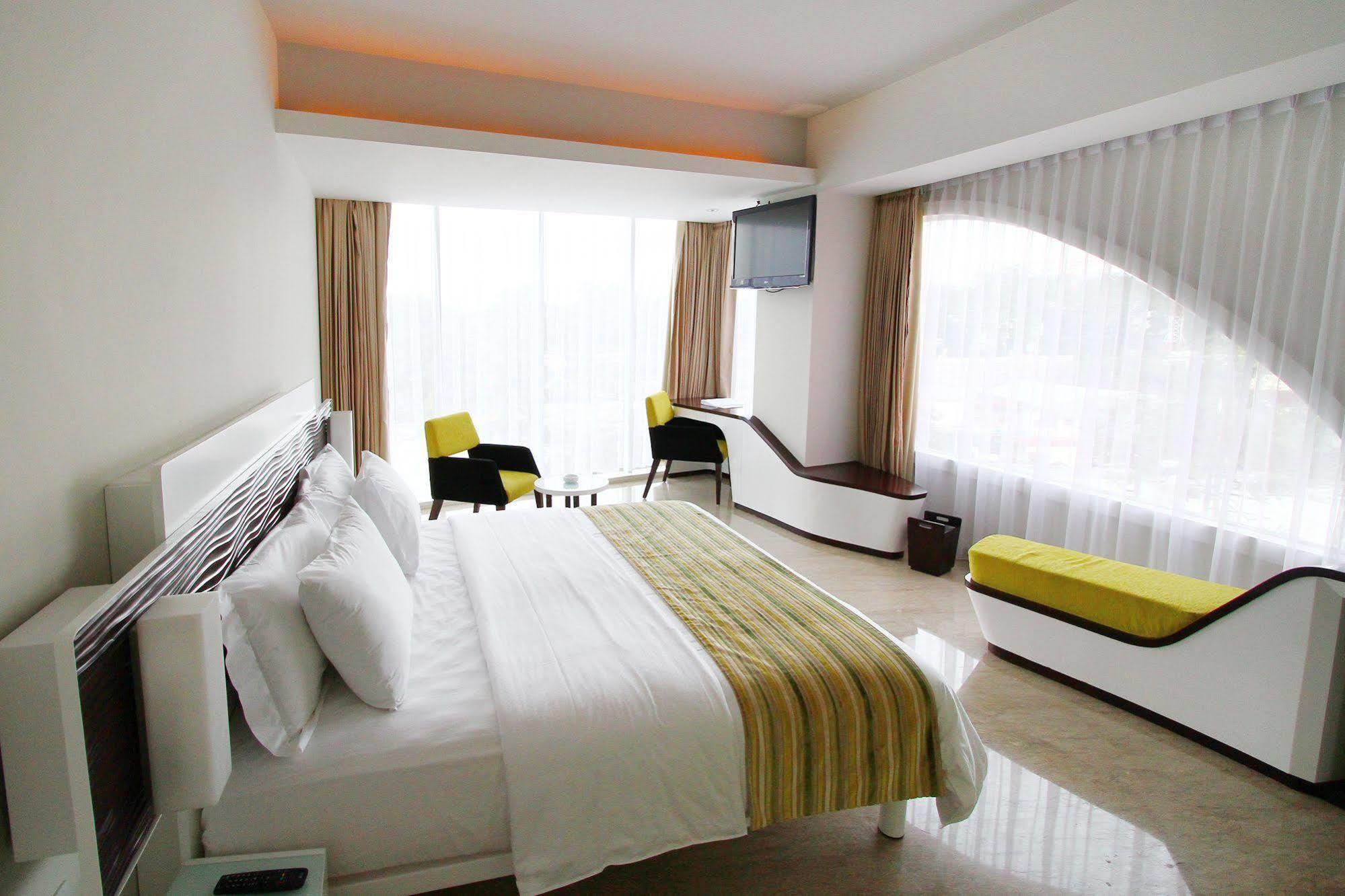 Sensa Hotel Bandung Exterior foto